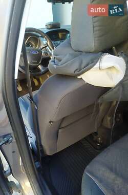 Хэтчбек Ford Focus 2013 в 