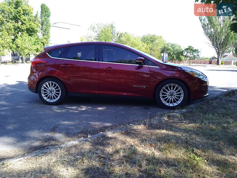 Хэтчбек Ford Focus 2015 в Николаеве