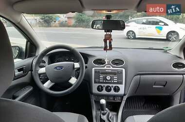 Хэтчбек Ford Focus 2006 в 