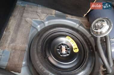 Хэтчбек Ford Focus 2006 в 