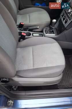 Хэтчбек Ford Focus 2006 в 