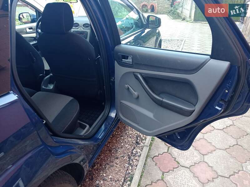 Хэтчбек Ford Focus 2010 в Стрые