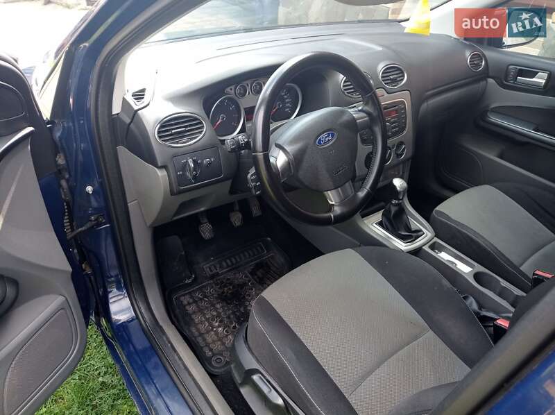 Хэтчбек Ford Focus 2010 в Стрые