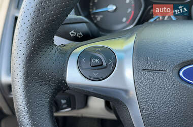 Седан Ford Focus 2012 в 