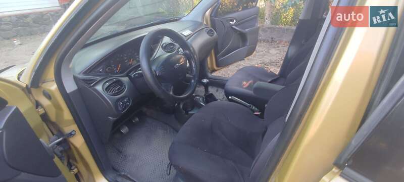 Седан Ford Focus 2000 в Хмельнике