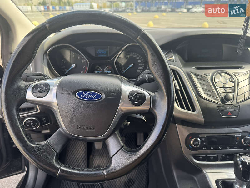 Хэтчбек Ford Focus 2013 в Киеве фото 4 Хэтчбек Ford Focus 2013 в Киеве
