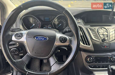 Хэтчбек Ford Focus 2013 в 