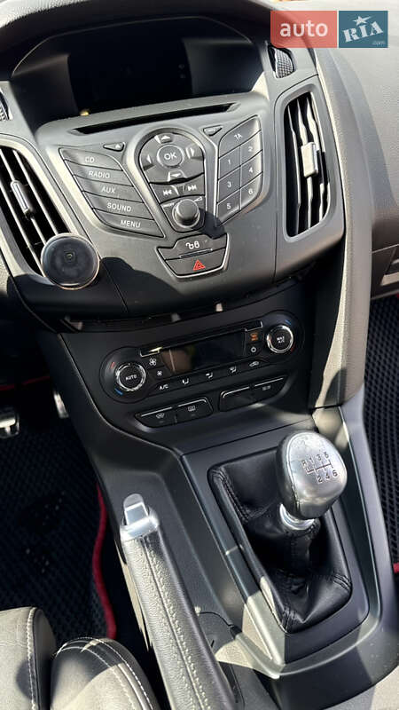 Хэтчбек Ford Focus 2013 в Киеве