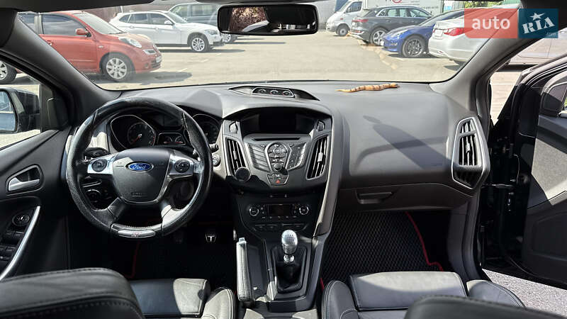 Хэтчбек Ford Focus 2013 в Киеве