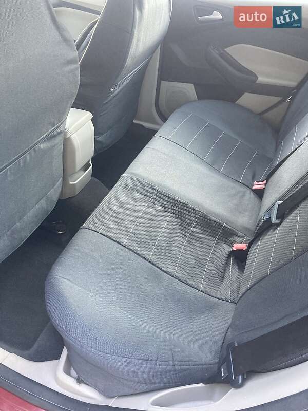 Седан Ford Focus 2015 в Кропивницком