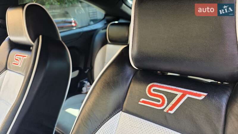 Хэтчбек Ford Focus 2007 в Ужгороде