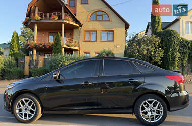 Седан Ford Focus 2015 в 