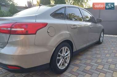 Седан Ford Focus 2015 в 