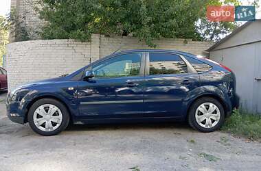 Хэтчбек Ford Focus 2004 в 