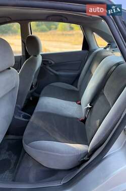 Седан Ford Focus 2003 в 