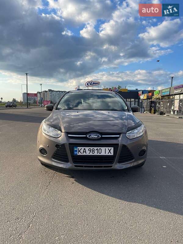 Хетчбек Ford Focus 2014 в Софіївській Борщагівці