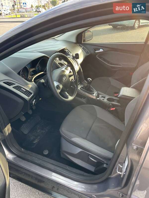 Хетчбек Ford Focus 2014 в Софіївській Борщагівці