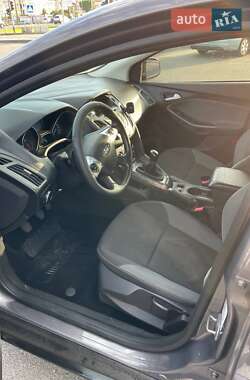 Хэтчбек Ford Focus 2014 в 