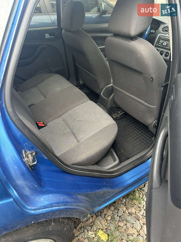 Хэтчбек Ford Focus 2006 в Первомайске