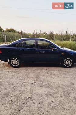 Седан Ford Focus 2002 в 