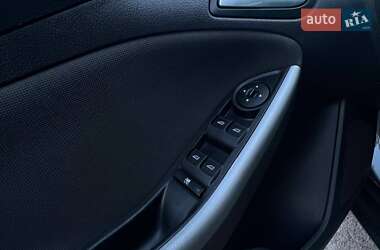 Седан Ford Focus 2014 в 
