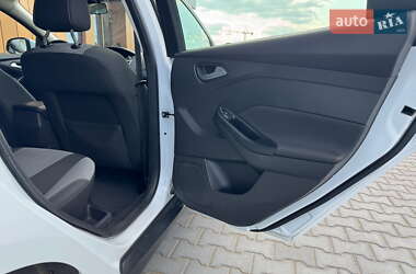 Хэтчбек Ford Focus 2013 в 