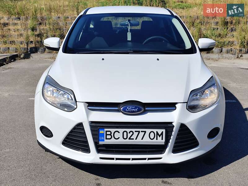 Хэтчбек Ford Focus 2014 в Киеве