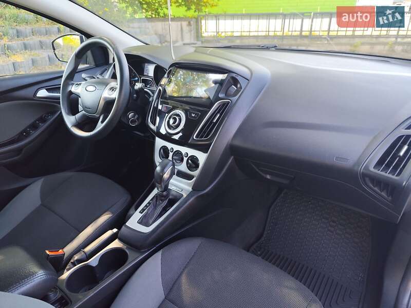 Хэтчбек Ford Focus 2014 в Киеве
