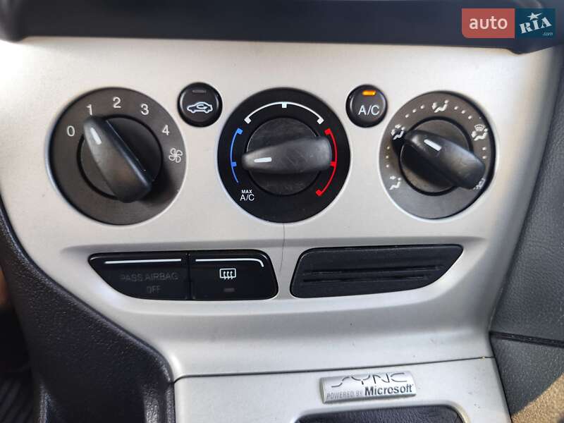 Хэтчбек Ford Focus 2014 в Киеве