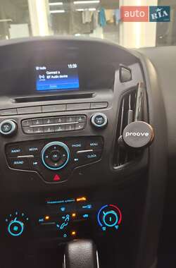 Седан Ford Focus 2015 в 
