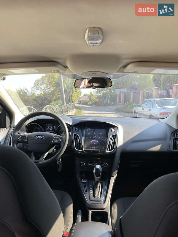 Седан Ford Focus 2015 в Черкасах
