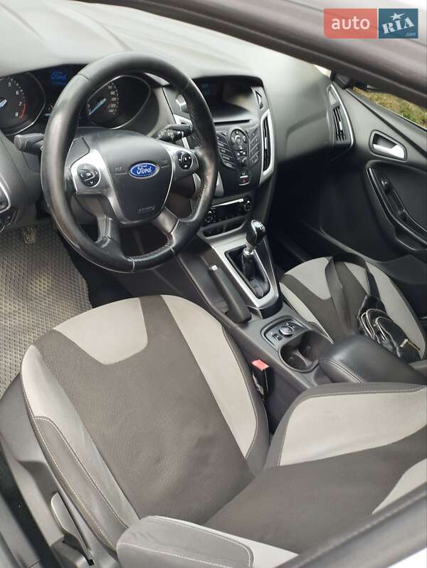 Хетчбек Ford Focus 2013 в Дніпрі
