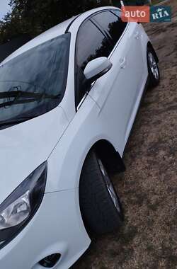 Хэтчбек Ford Focus 2013 в 