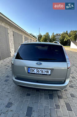 Универсал Ford Focus 2010 в 