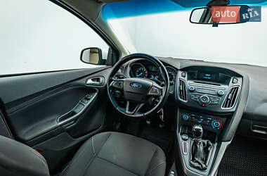 Хетчбек Ford Focus 2016 в 