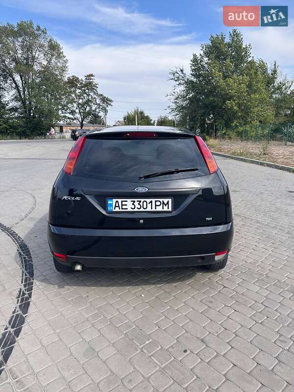 Хэтчбек Ford Focus 2000 в Новомосковске