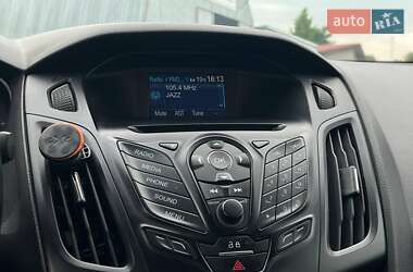 Седан Ford Focus 2013 в 