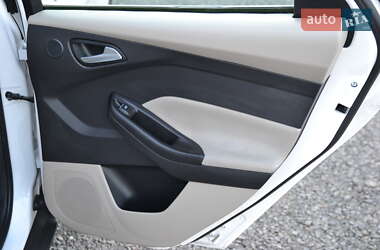 Хэтчбек Ford Focus 2013 в 