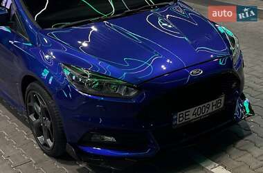 Хетчбек Ford Focus 2013 в 