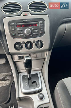 Хетчбек Ford Focus 2010 в 