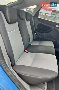 Хетчбек Ford Focus 2010 в 