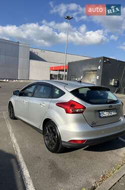 Хэтчбек Ford Focus 2016 в 