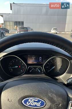 Хэтчбек Ford Focus 2016 в 