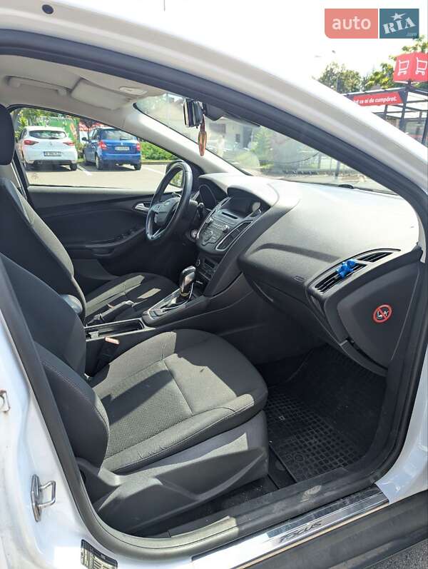Хетчбек Ford Focus 2016 в Чернівцях фото 9 Хетчбек Ford Focus 2016 в Чернівцях