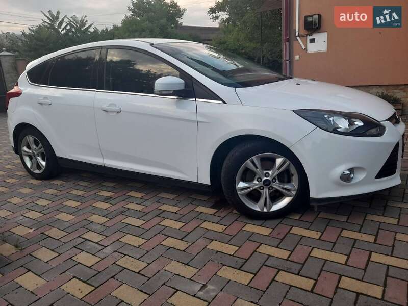 Хэтчбек Ford Focus 2013 в Виноградове