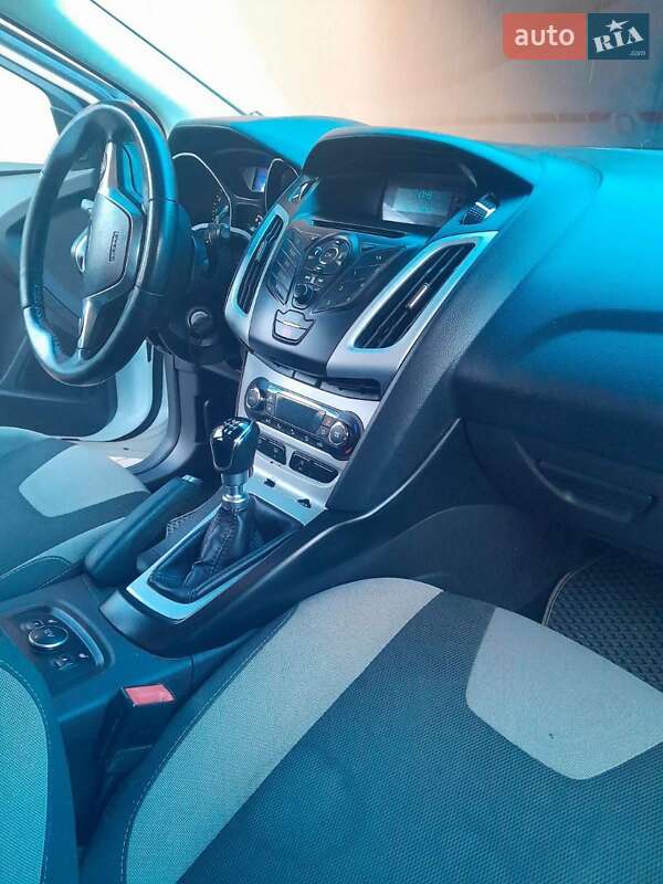 Хэтчбек Ford Focus 2013 в Виноградове