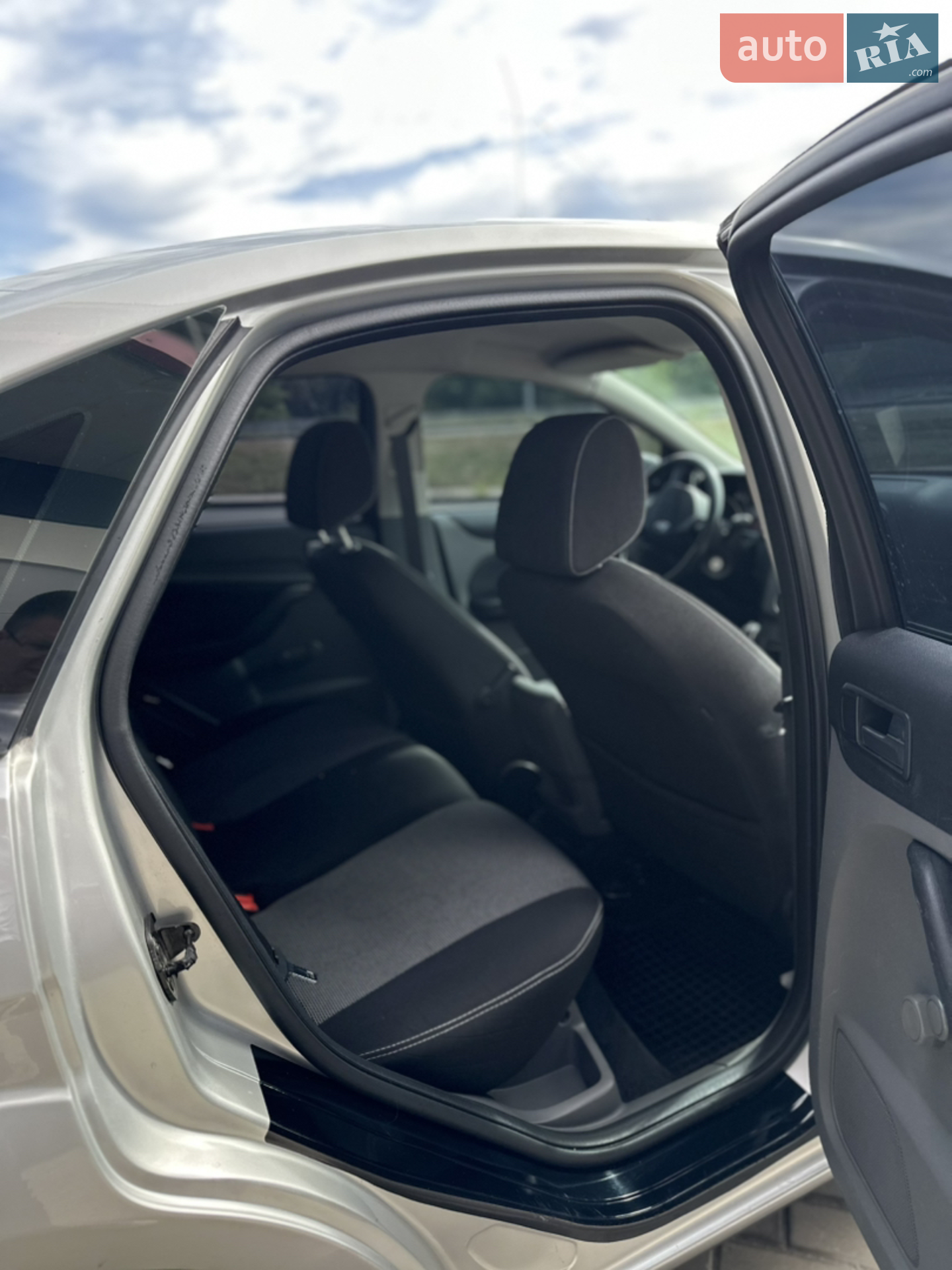 2010 Ford Focus - мініатюра 15