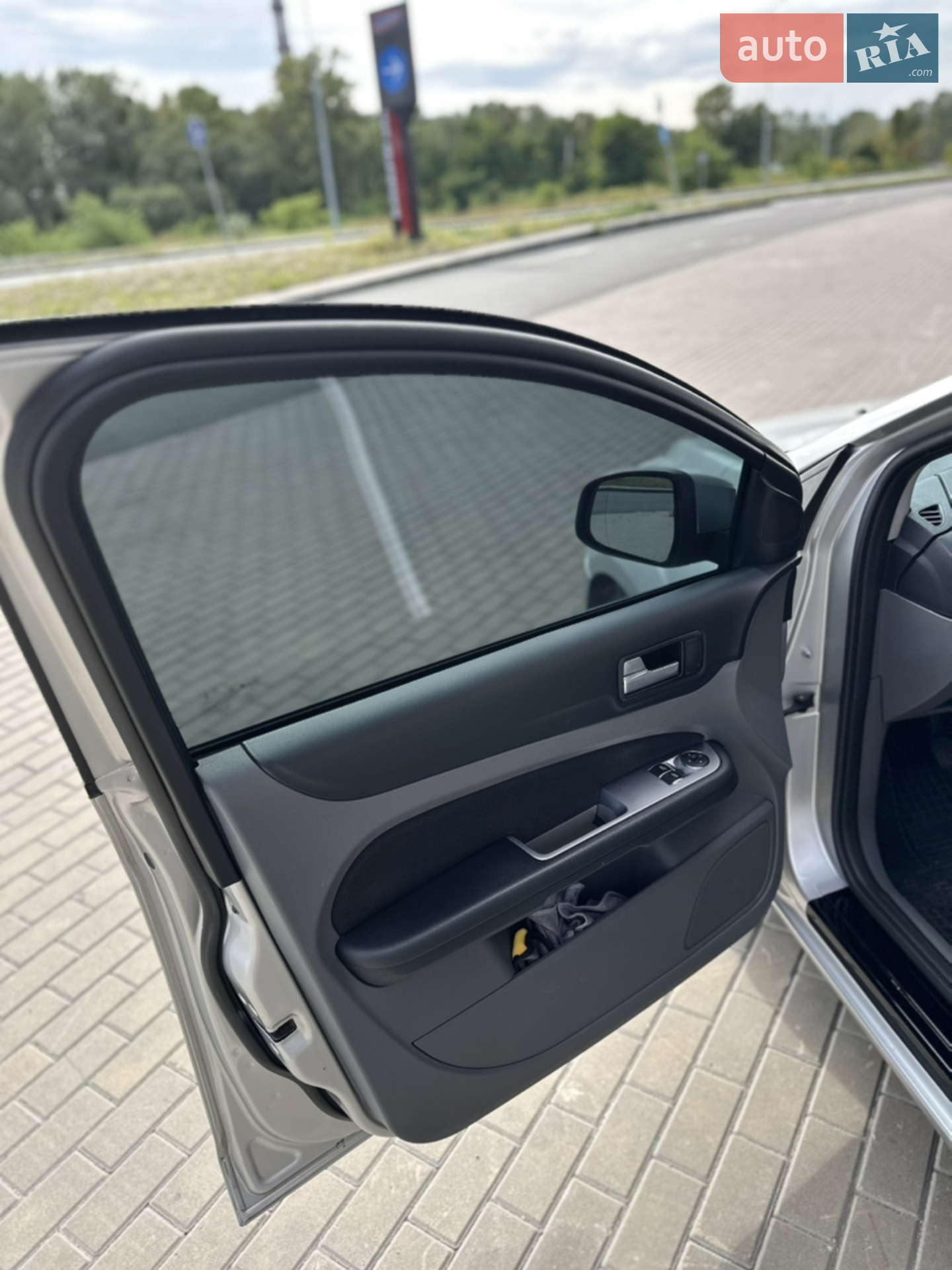 2010 Ford Focus - мініатюра 21