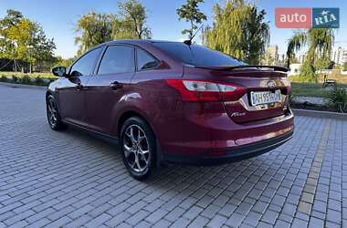 Седан Ford Focus 2014 в 