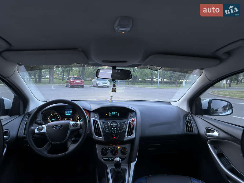 Хэтчбек Ford Focus 2014 в Николаеве